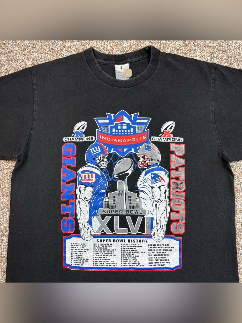 Super Bowl XLVI New York Giants Beat Patriots 2-Sided 2012 Football t-shirt L - Picture 3 of 16
